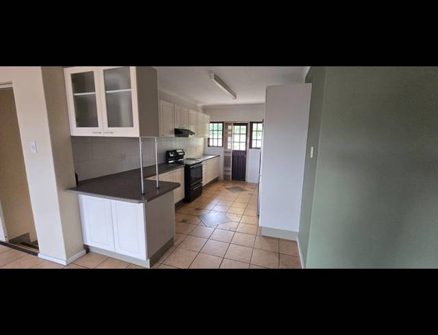 3 BEDROOM TOWNHOUSE FOR SALE IN DURBAN NORTH